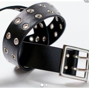 UO square double prong belt